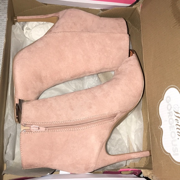 Pink Heels - Picture 1 of 3